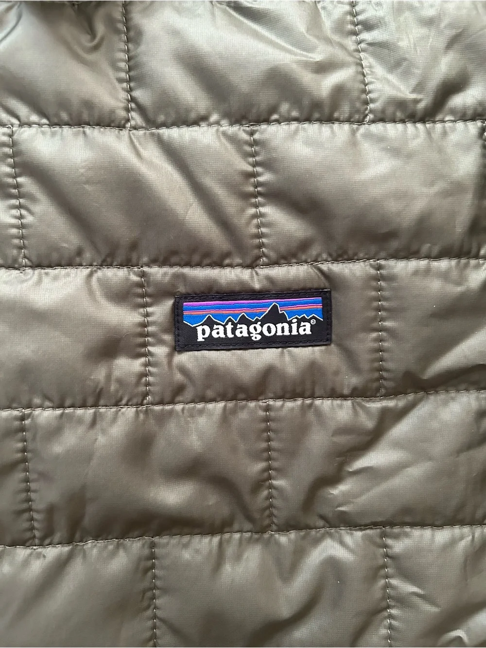 Patagonia Men's Olive Green Lightweight Quilted Puffer Jacket